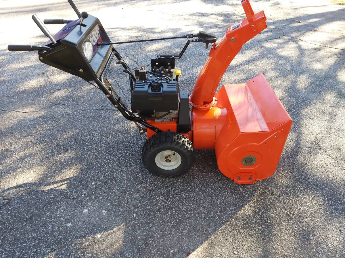 Ariens 24 2 stage snowblower Tecumseh 8.5