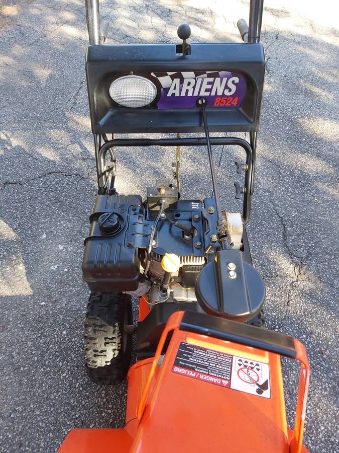 Ariens 24 2 stage snowblower Tecumseh 8.5 - Image 7