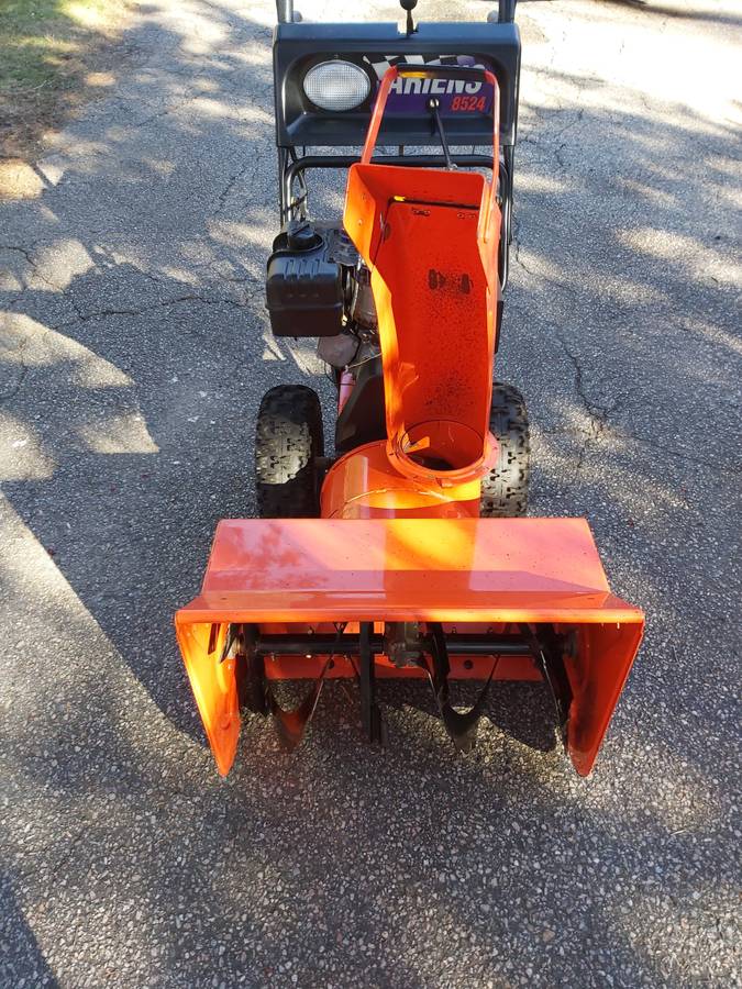 Ariens 24 2 stage snowblower Tecumseh 8.5 - Image 3