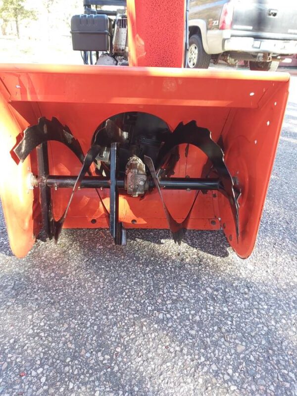 Ariens 24 2 stage snowblower Tecumseh 8.5 - Image 6