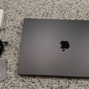 Apple MacBook Pro 16 (M4 Max/64GB RAM/40-Core GPU/4TB SSD/Space Black)