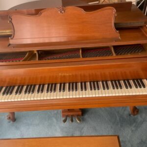 Baldwin Baby Grand 1960 Queen Ann legs