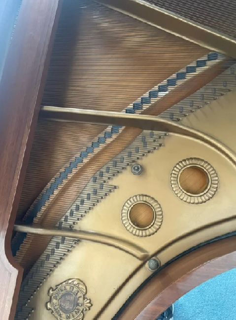 Baldwin Baby Grand 1960 Queen Ann legs - Image 5