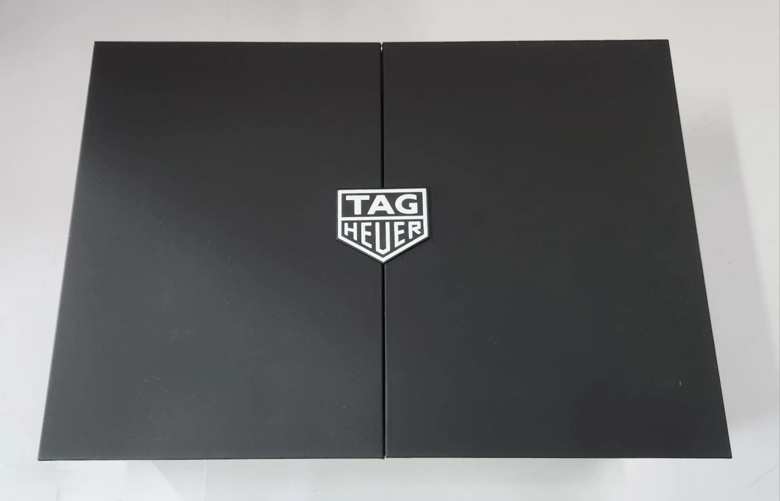 TAG HEUER CONNECTED SUPER MARIO L.E.SBG8A13 45MM QUARTZ SMART WATCH