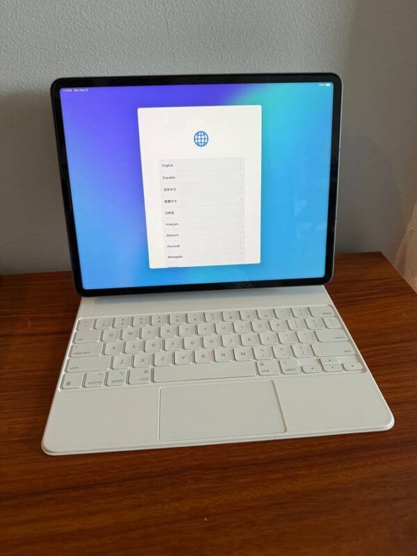 iPad Pro m4 - 13-in with Magic Keyboard