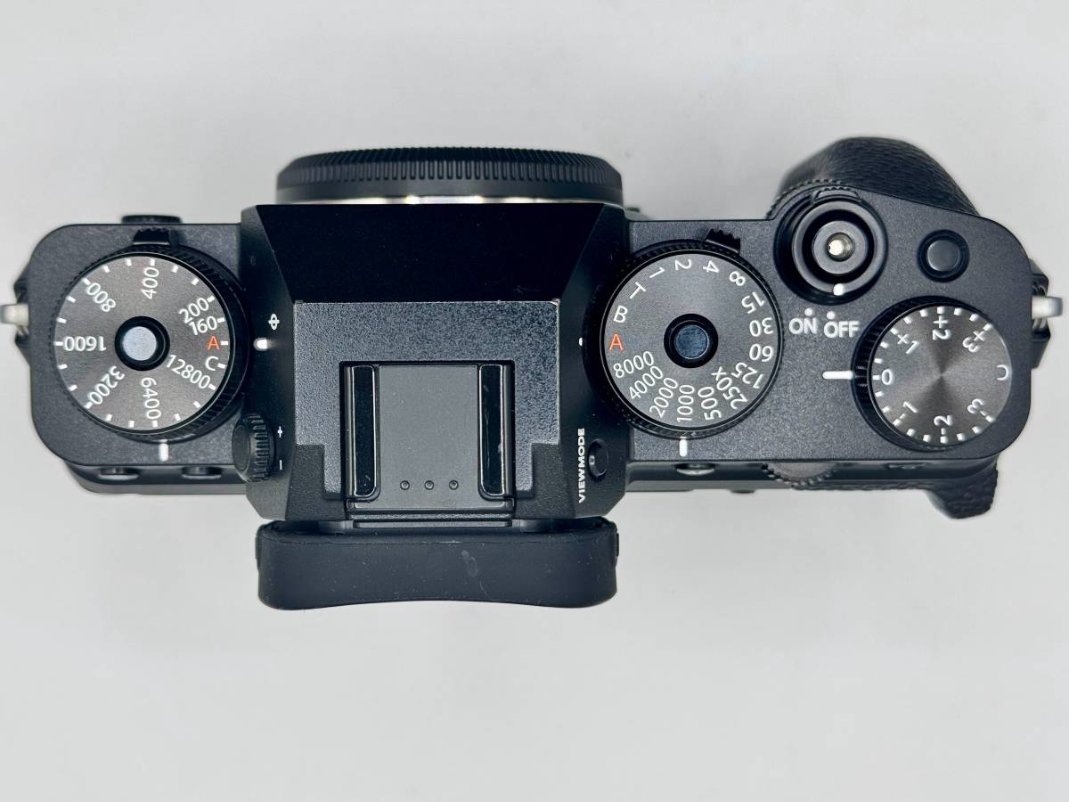 FUJIFILM X-T4 Digital Mirrorless Camera (Black Noir)  - Image 2