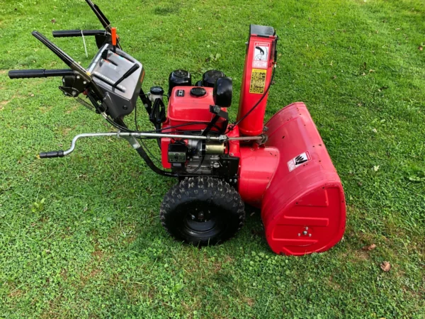 Honda HS828S Snowblower - Image 2