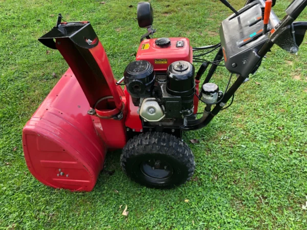 Honda HS828S Snowblower - Image 3