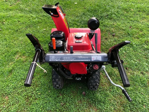 Honda HS828S Snowblower - Image 4