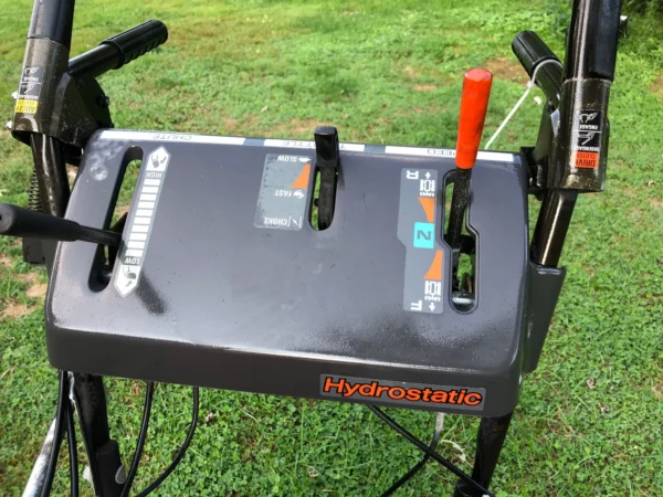 Honda HS828S Snowblower - Image 7
